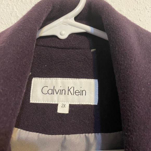 Plum color winter coat condition 7/10 - Picture 4 of 4